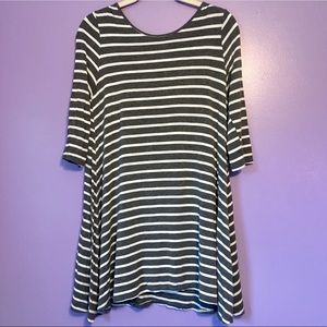 🔘 Gray & White Striped Dress 🔘